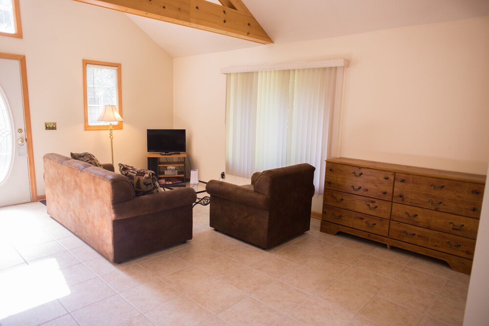 M 22 Inn Suttons Bay - photo 32
