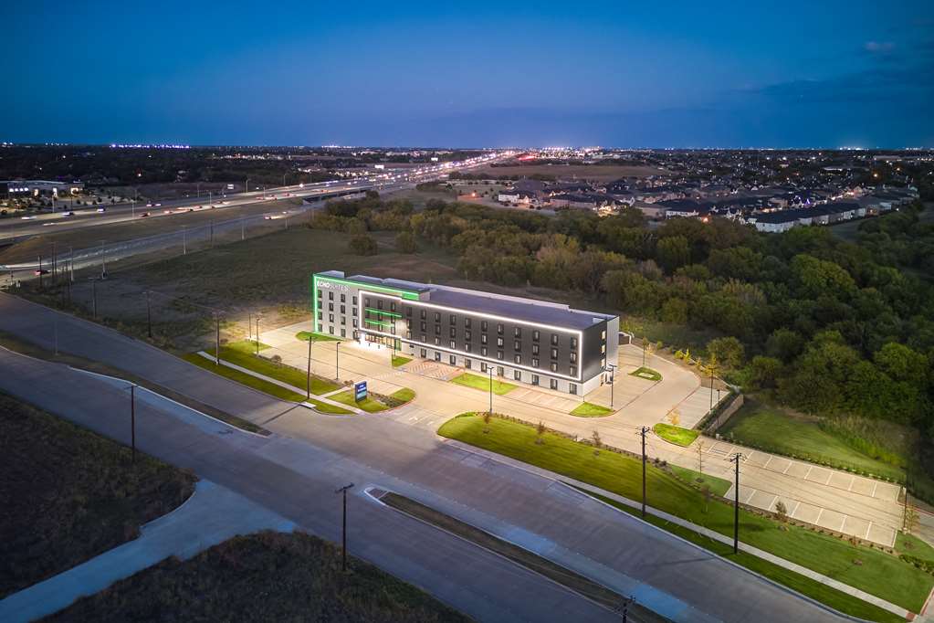 ECHO Suites Extended Stay by Wyndham Dallas Plano Frisco - photo 14