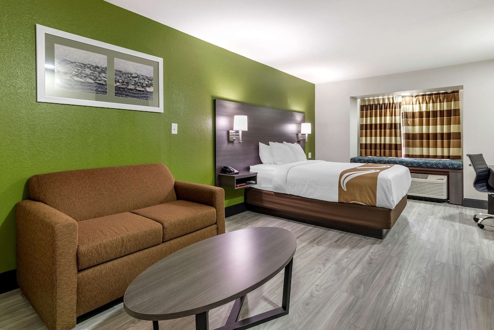 Quality Inn & Suites Longview I 20 — hotel in Longview