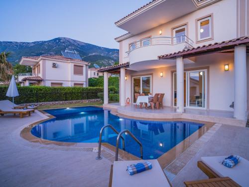 Fethiye Ovacıkta 3 Odalı Özel Havuzlu Villa Royal 14 — 4-Star Luxury Hotel in Fethiye, Turkey