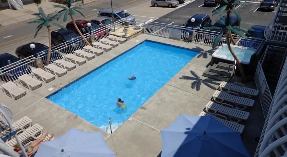Quarterdeck Motel - photo 14