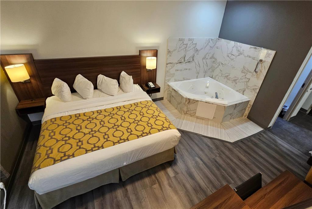 Baymont by Wyndham Chicago Calumet City - photo 32