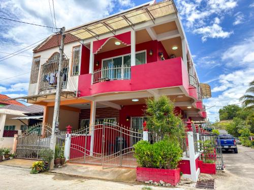 Happy House Betong — 4-Star Luxury Hotel in Betong, Thailand