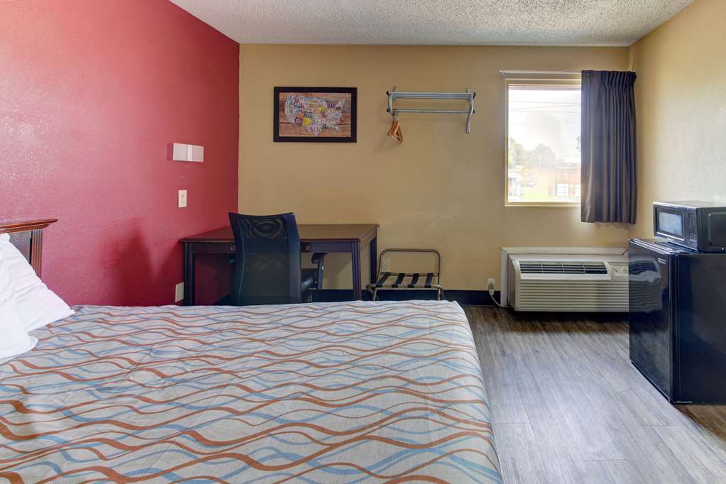 Econo Lodge Virginia Beach Town Center - photo 14