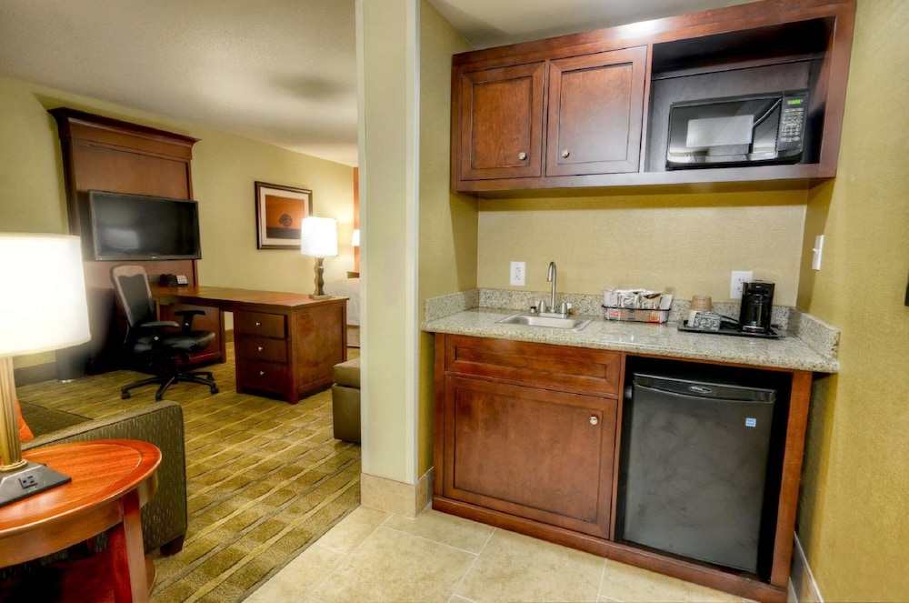Hampton Inn & Suites Tifton - photo 9