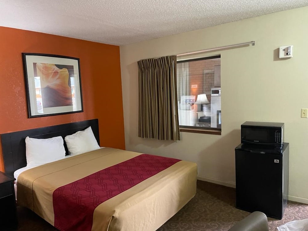 Knights Inn By Capital O Emporia I 35 - photo 43
