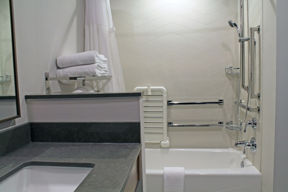 Fairfield Inn & Suites by Marriott St. Louis South - photo 23