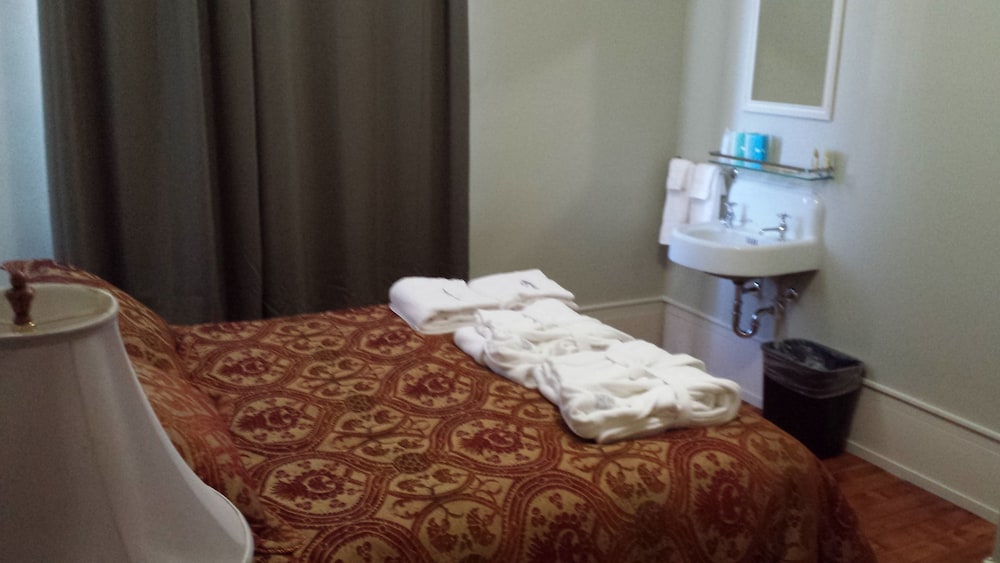 Centralia Square Grand Ballroom and Vintage Hotel - photo 8