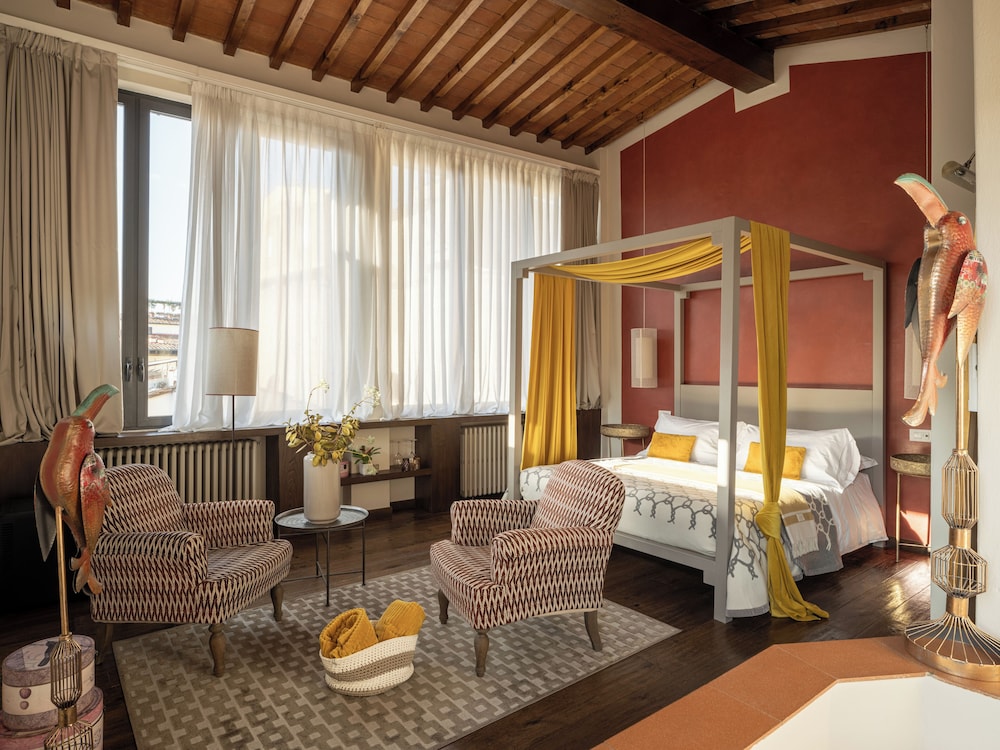 Canto degli Scali in Florence, Italy