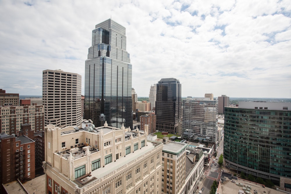 Crowne Plaza Kansas City Downtown by IHG - photo 67