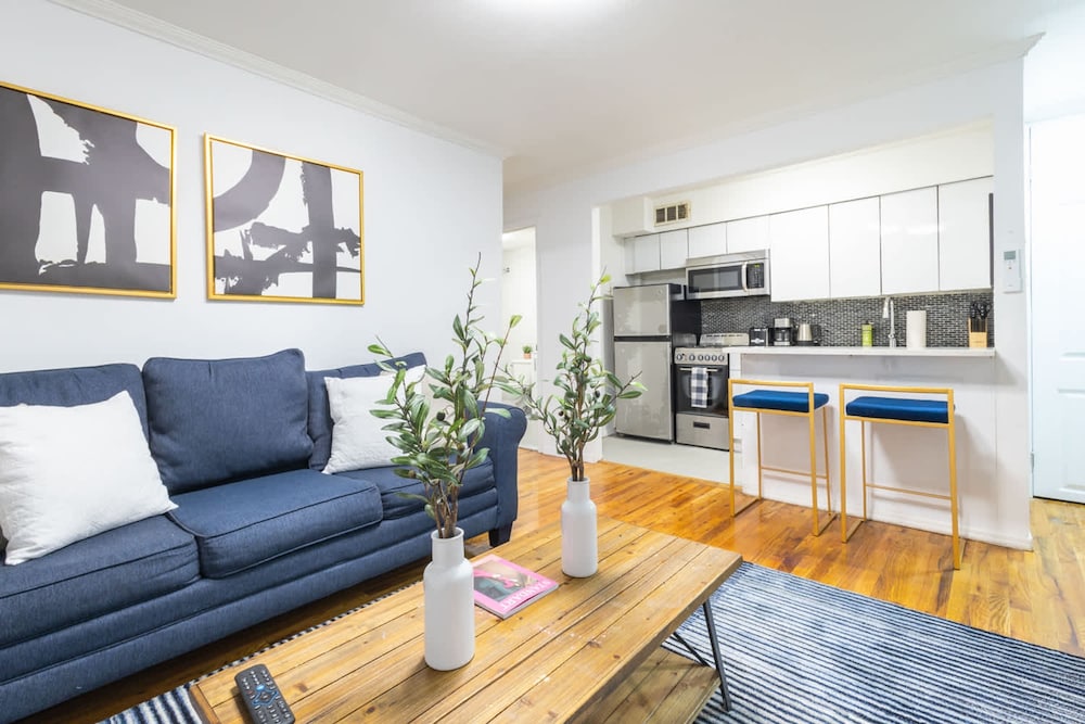 26 2B Gramercy Large 1BR WD in unit courtyard — 4-Star Luxury Hotel in New York City, United States