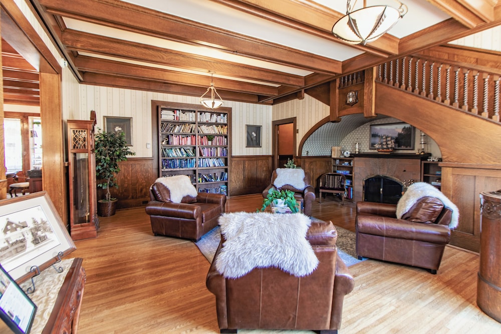 Historic GG Barnum Mansion by Heirloom Boutique Collection - photo 95