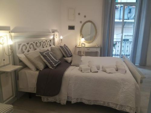 GuestHost Castrum Lodge Ballarò Stylish Apartment — 4-Star Luxury Hotel in Palermo, Italy