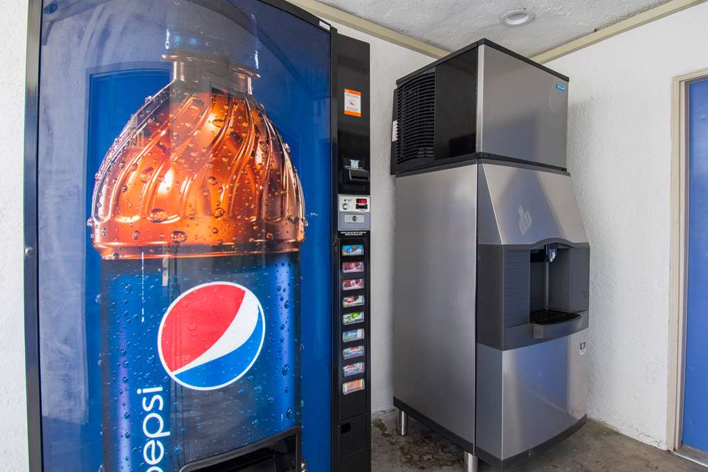 Motel 6 San Bernardino CA Downtown - photo 30