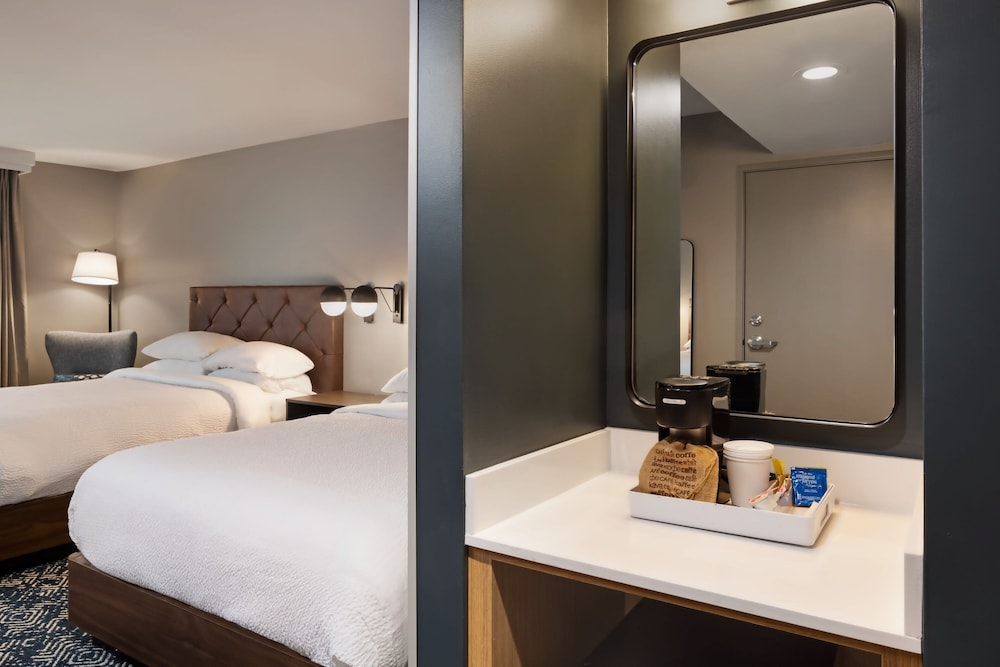 Four Points by Sheraton Bakersfield - photo 11