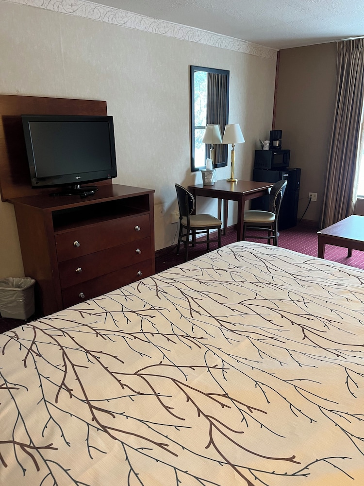 Mineral Palace Hotel & Casino - photo 16
