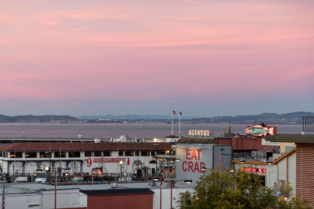 Hotel Caza Fisherman's Wharf - photo 33