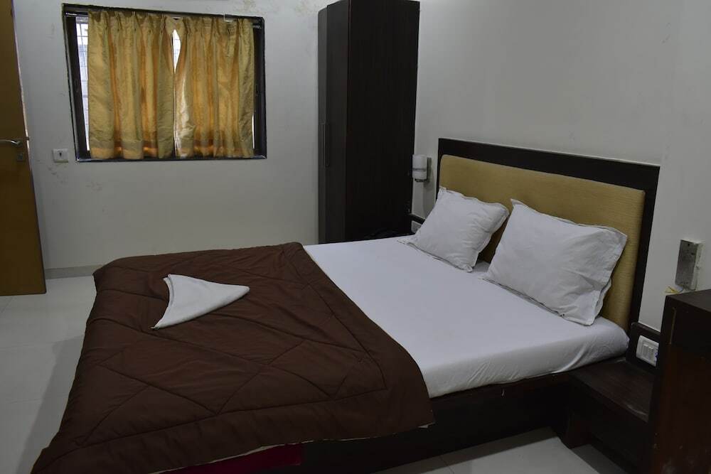 Dolphin Hotel