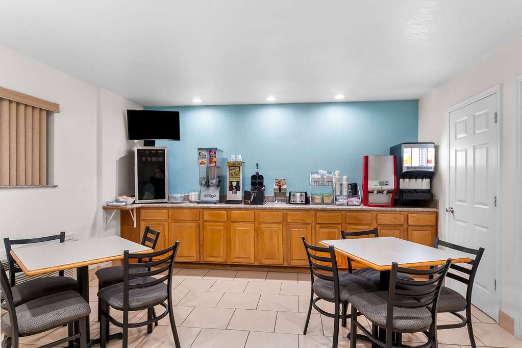 Super 8 by Wyndham Pleasanton - photo 16