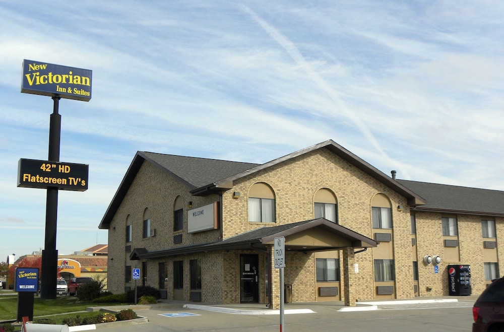 New Victorian Inn and Suites - photo 37