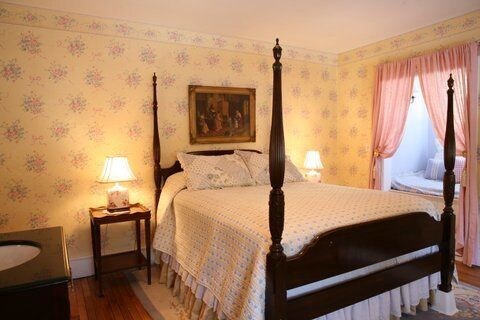 Thornewood Inn & Restaurant - photo 2