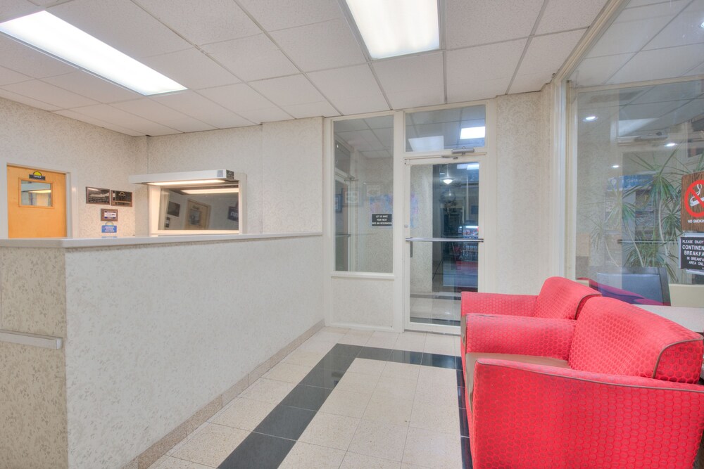 Express Inn Harrisburg South New Cumberland - photo 3
