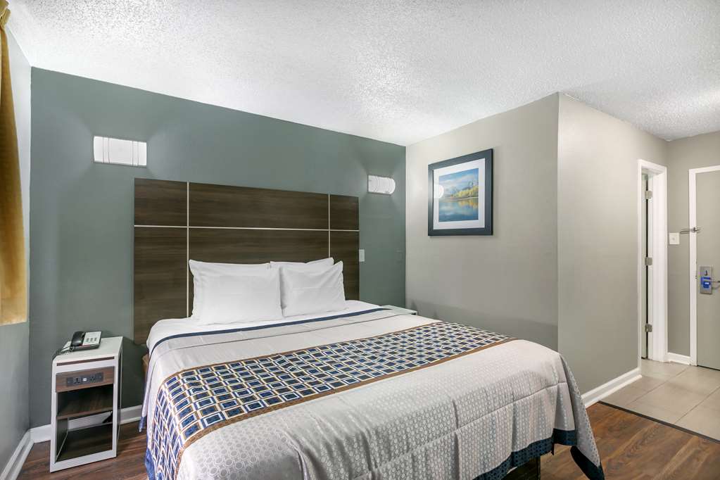 Rodeway Inn Bristol near Sesame Place - photo 18