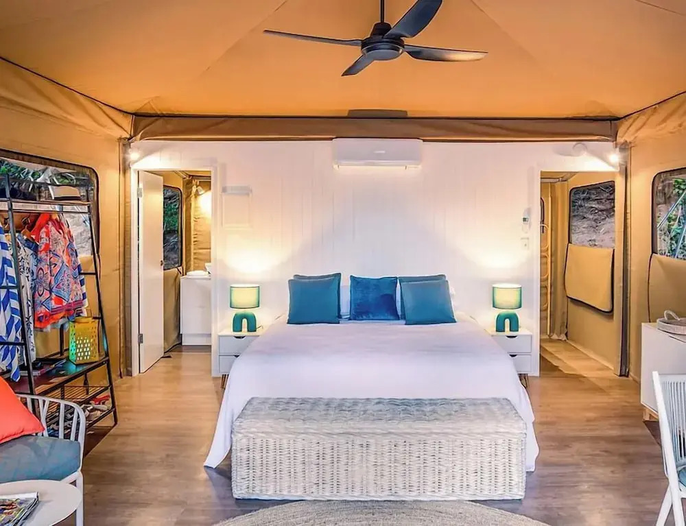 Queen Safari Tent 10 — 4-Star Luxury Hotel in Nelly Bay, Australia