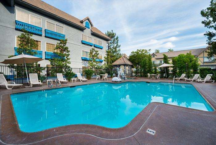 Azure Hotel & Suites Trademark Collection by Wyndham - photo 6