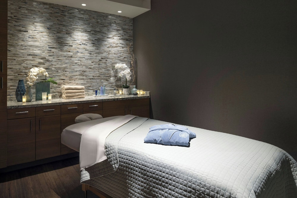 Coronado Island Marriott Resort & Spa - photo 42