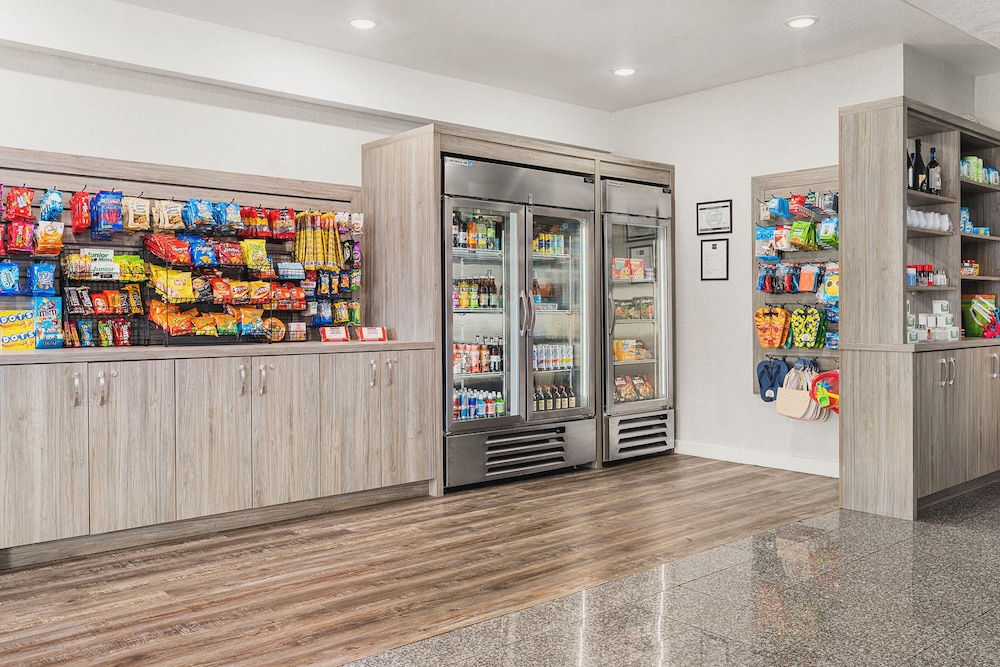 The Ashley Inn & Suites - photo 5