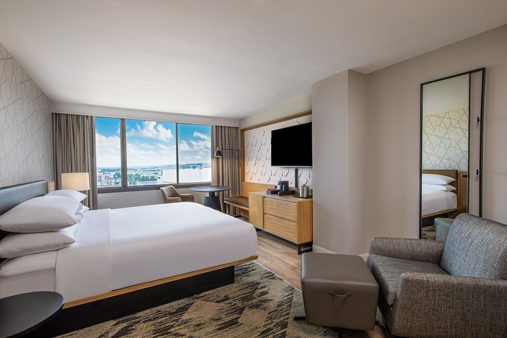 Sheraton Birmingham Hotel - photo 13