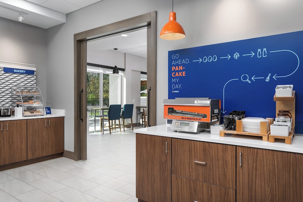 Holiday Inn Express Chattanooga Hamilton Place by IHG - photo 25