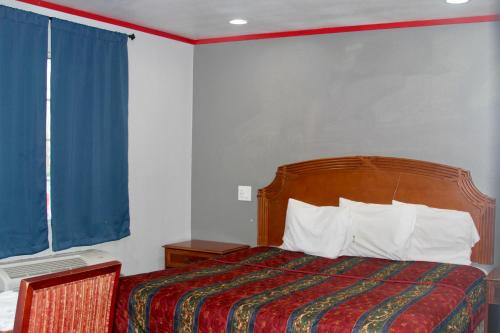 The Broadway Inn - photo 6