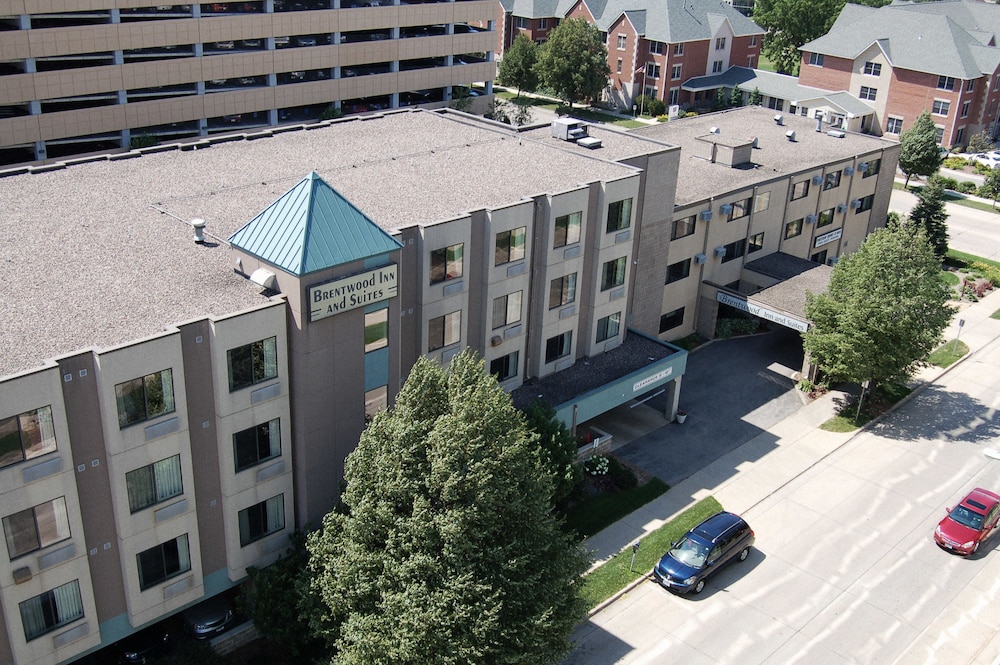 Brentwood Inn Suites — Rochester