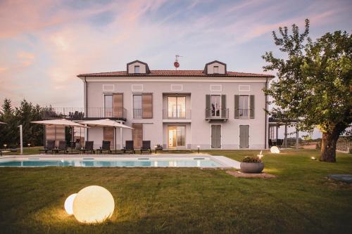 Villa Vinory Bricco di Nizza — 4-Star Luxury Hotel in Nizza Monferrato, Italy