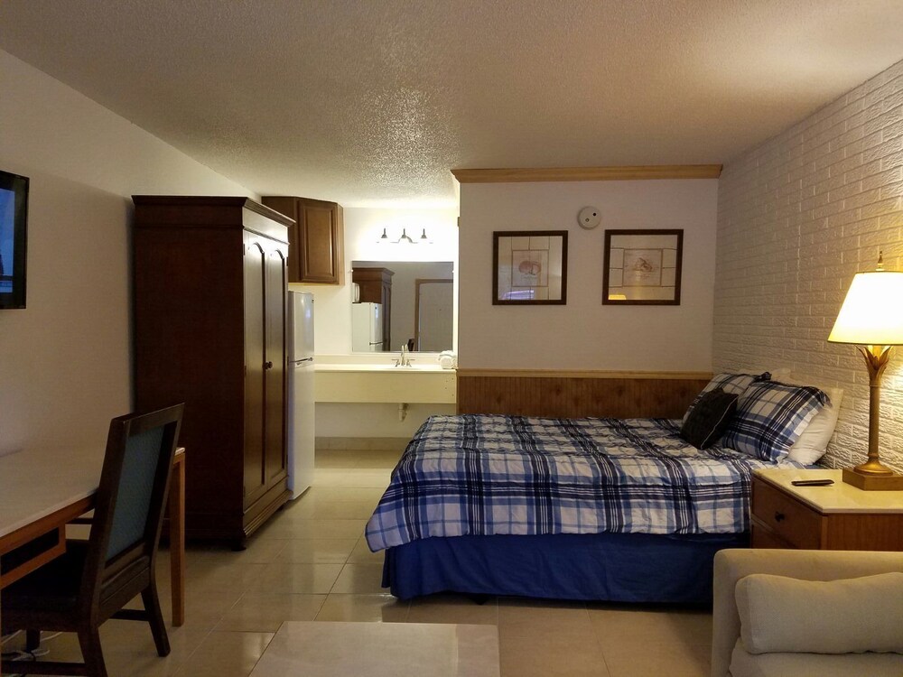 Extended Stay Brunswick - photo 14