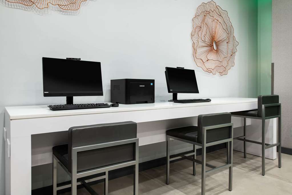 Wingate by Wyndham Long Island City - photo 22