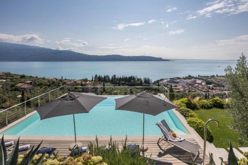 Villa Agave exclusive pool — 4-Star Luxury Hotel in Toscolano Maderno, Italy