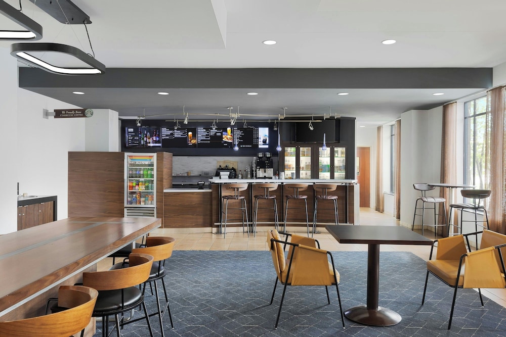 Courtyard by Marriott Louisville Airport - photo 28