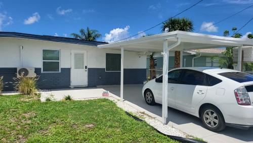 Waterside Serenity in Hudson, United States
