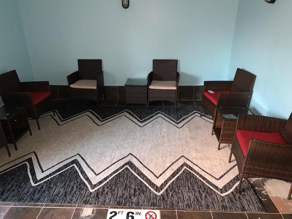 Red Roof Inn & Suites Detroit Melvindale Dearborn - photo 15
