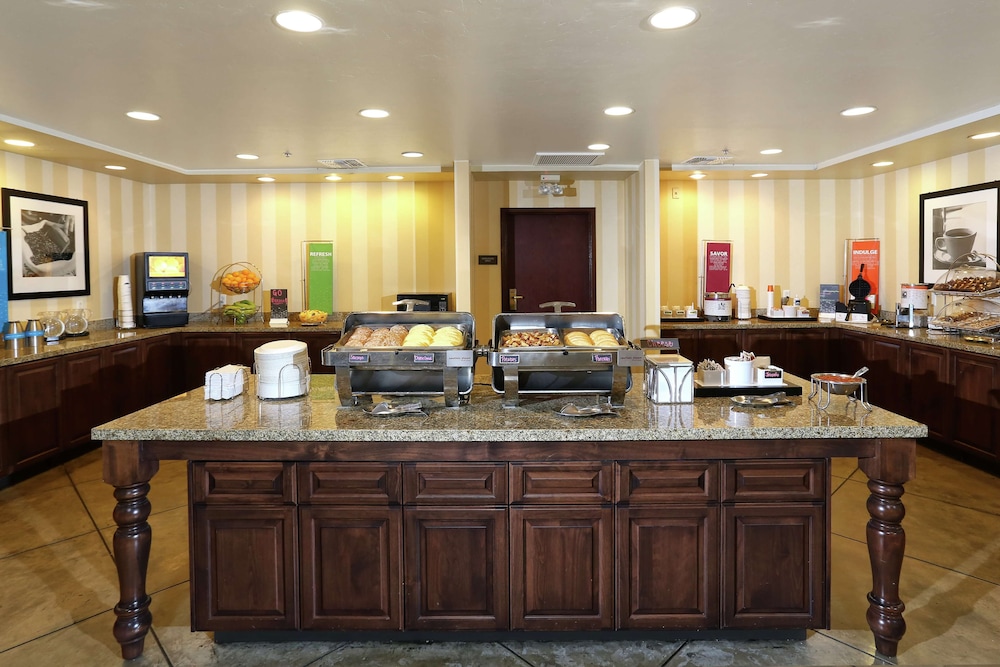 Hampton Inn & Suites Tucson Mall - photo 35