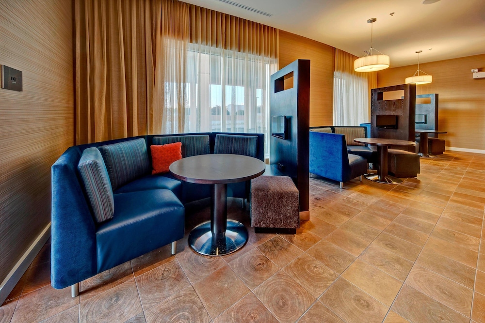 Courtyard Westbury Long Island - photo 31