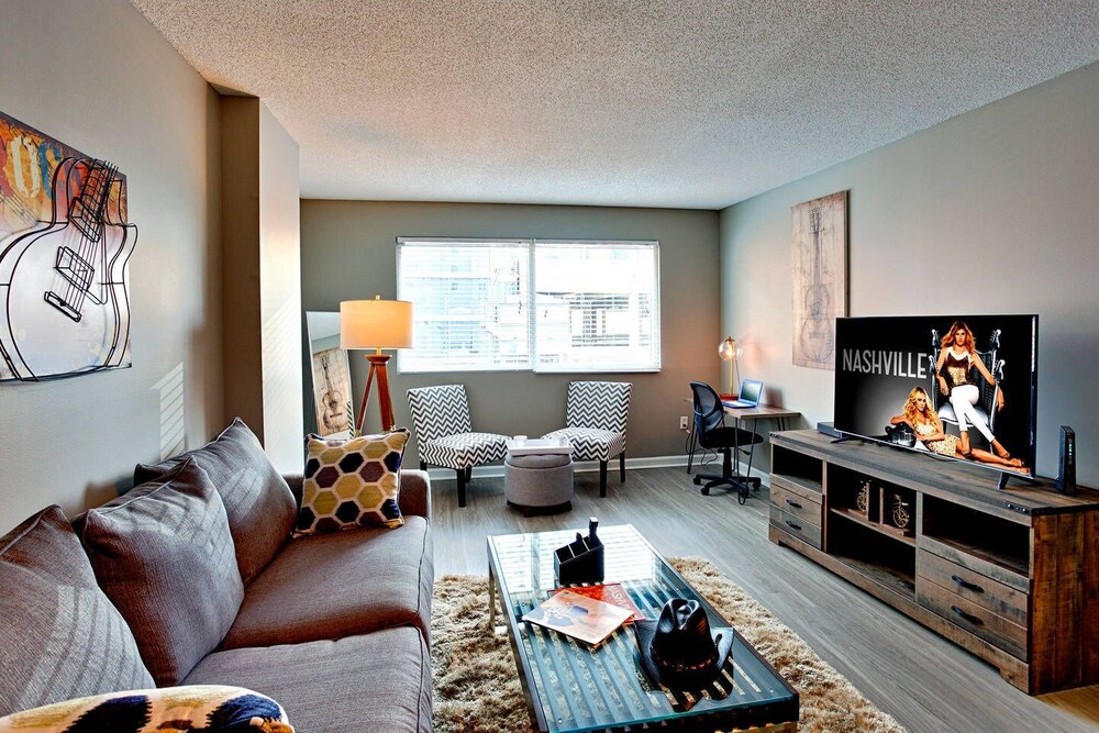 Skyline Suite with Penthouse & Rooftop Deck 6BR by Maddox Hotel - photo 24