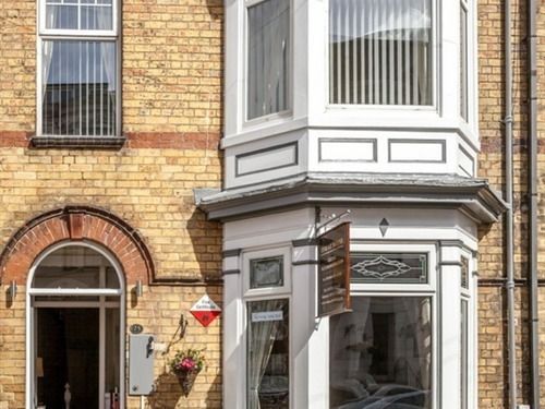 Esmae House — 4-Star Luxury Hotel in Filey, United Kingdom