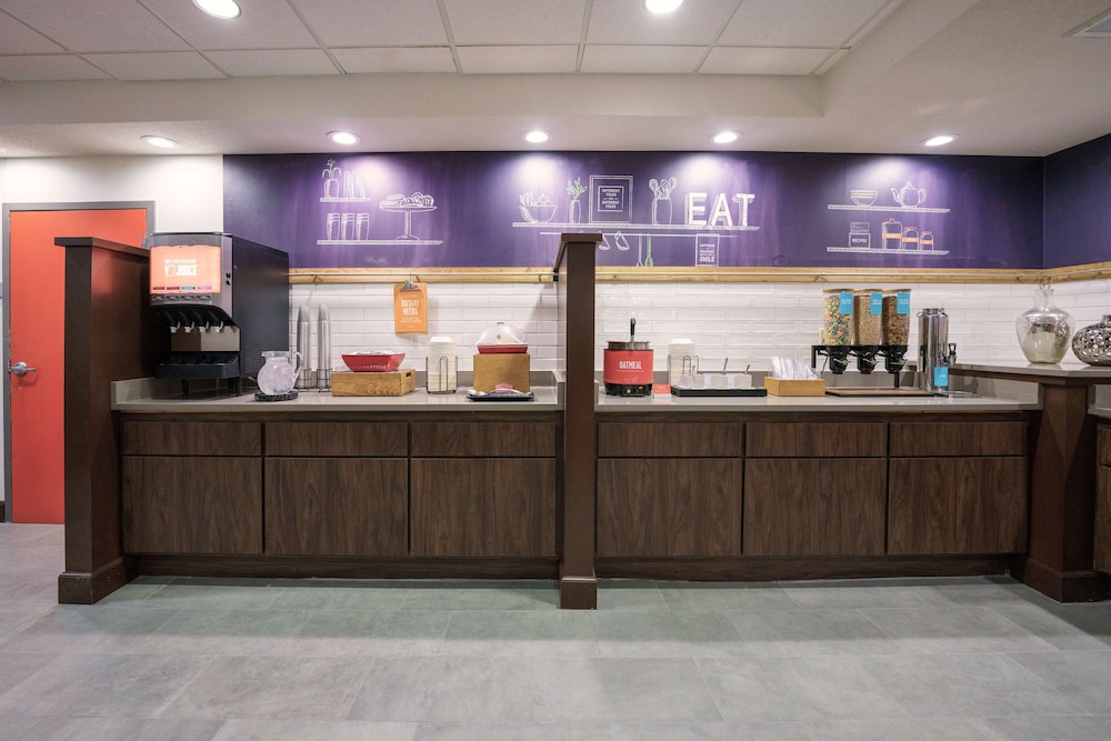 Hampton Inn Hays North of I 70 - photo 15