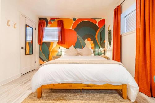 Riverside Luxe: Stylish Designer Retreat