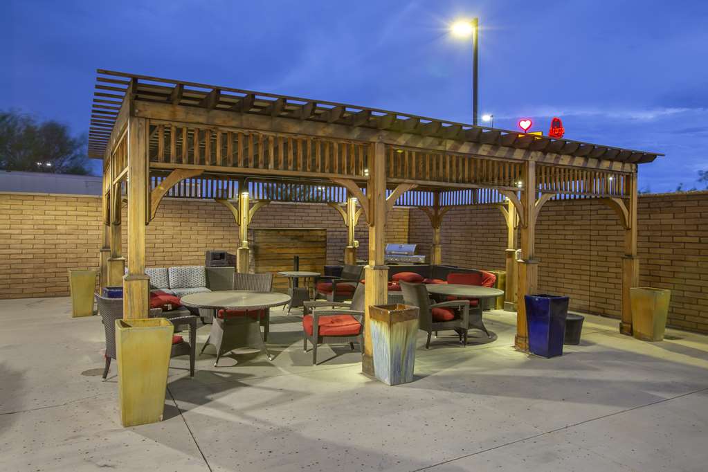 Best Western Plus Chandler Hotel & Suites - photo 38