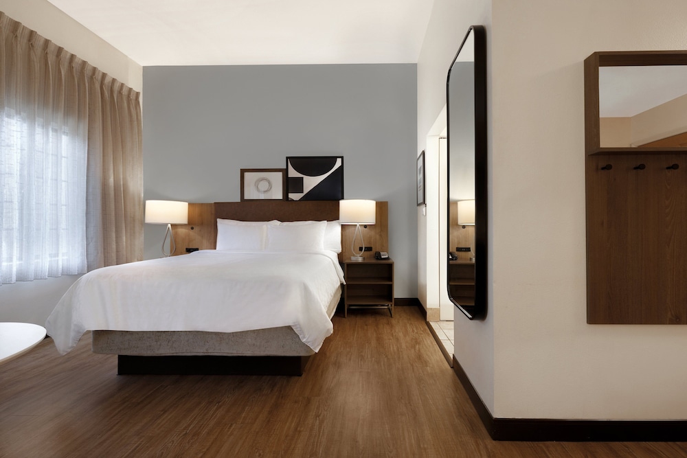 Staybridge Suites Tallahassee by IHG - photo 7